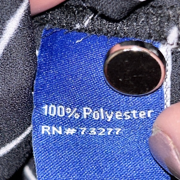 Apt. 9, Size M, Black & White Diagonal Striped Floral Blouse. Keyhole at back. - Picture 8 of 8